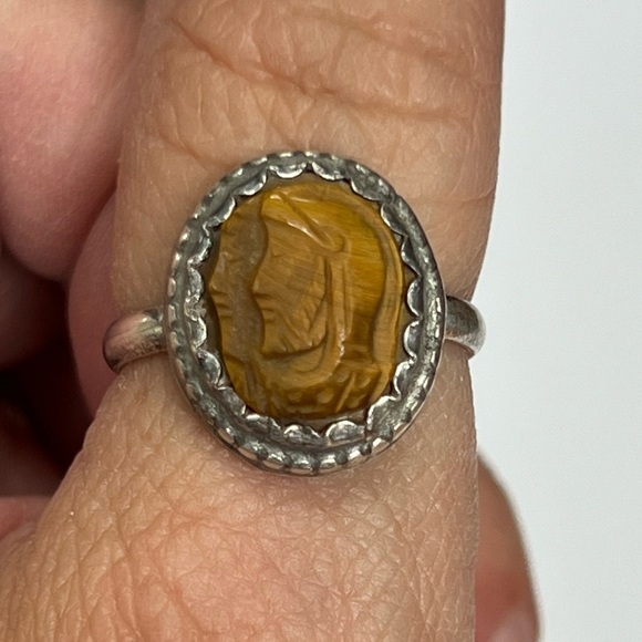 Vintage Sterling Silver Carved Tiger Eye Cameo Ring - Picture 8 of 9